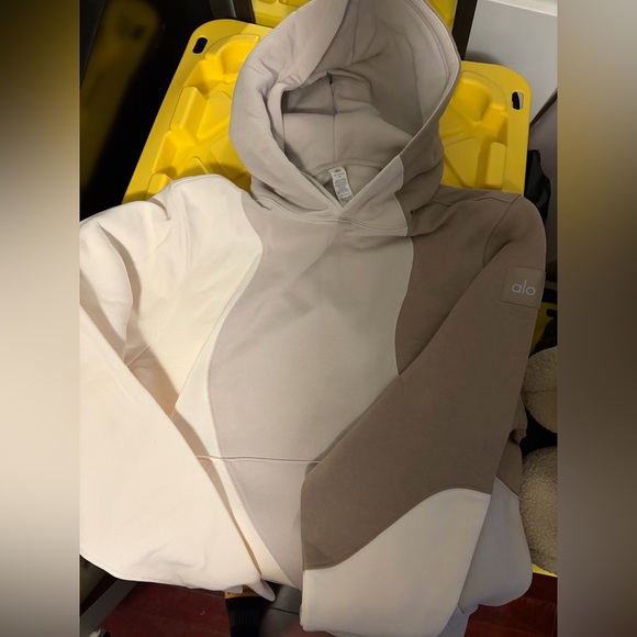 ALO Yoga Make Waves Sweatpant - new with tags & unworn - Picture 5 of 8